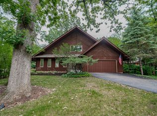5127 Hawthorne Ln, Lisle, IL 60532