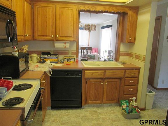 2nd image of 417 S 10th St