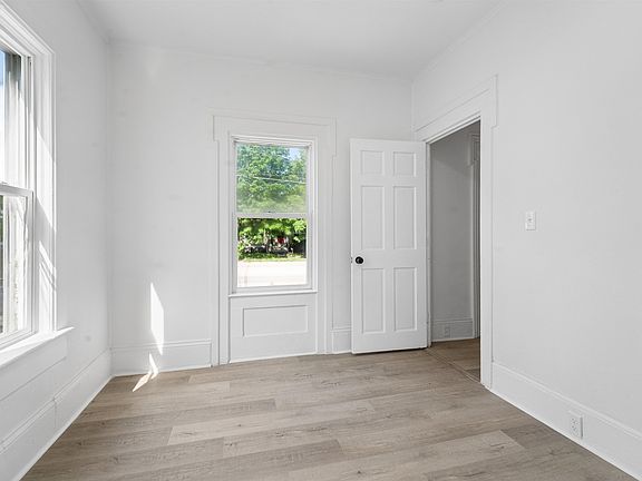 5th image of 840 Jackson St