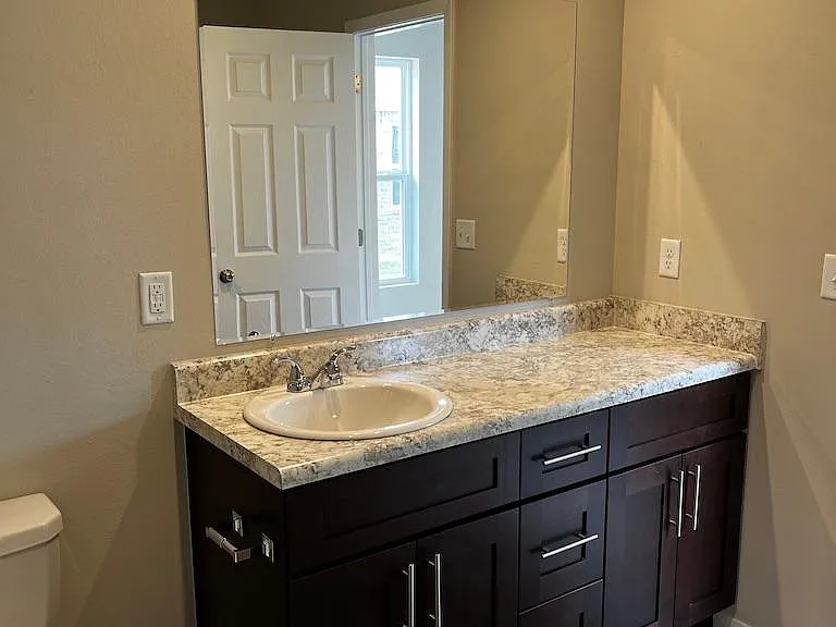 2816 W McLaren Dr — Photo 8