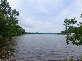 13183 Lake Conroe Bay Rd, Willis, TX 77318