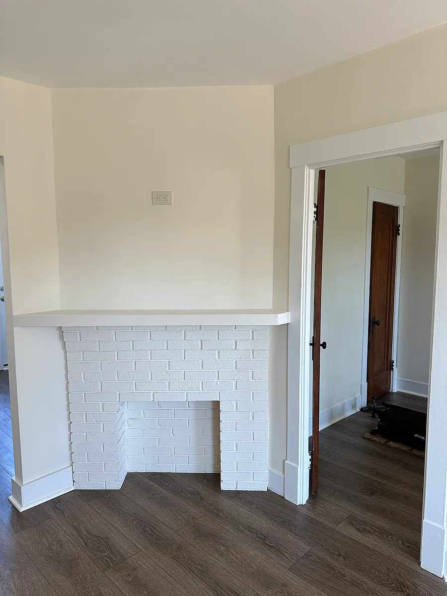 Building Photo - 2290 Elmwood Ave #13