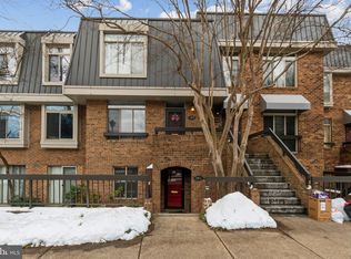 722 15th St S #1, Arlington, VA 22202