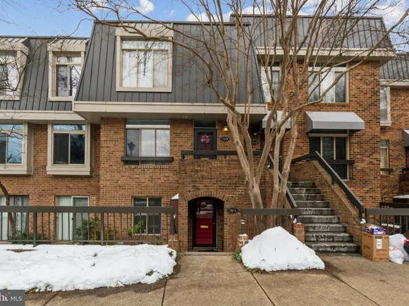 722 15th St S #1, Arlington, VA 22202