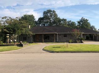 5655 N Circuit Dr, Beaumont, TX 77706
