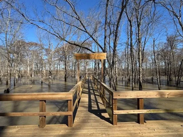 613 Cypress Creek Rd, Stuttgart, AR 72160