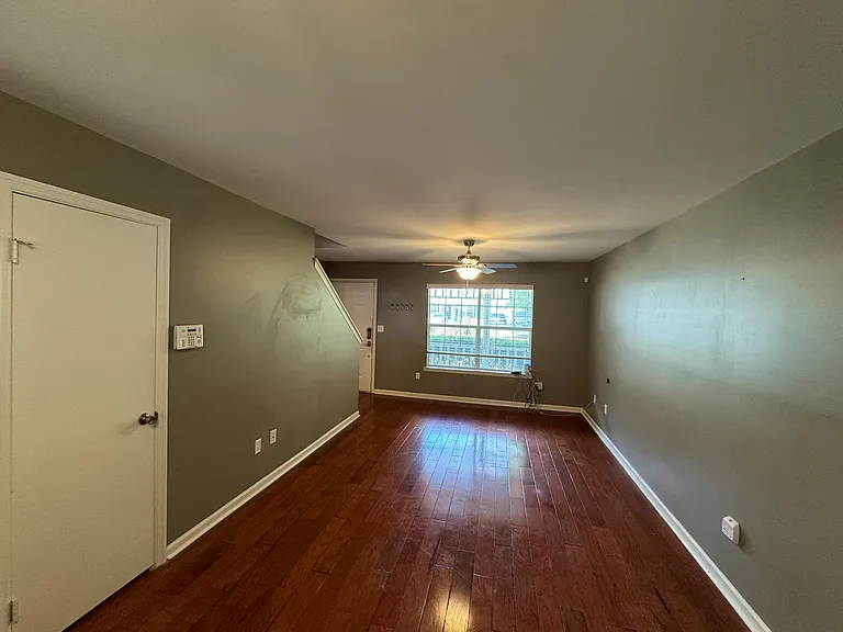 7327 Albert St — Photo 8