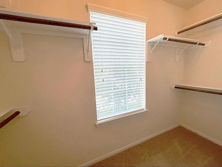 8318 Greys Ln — Photo 9