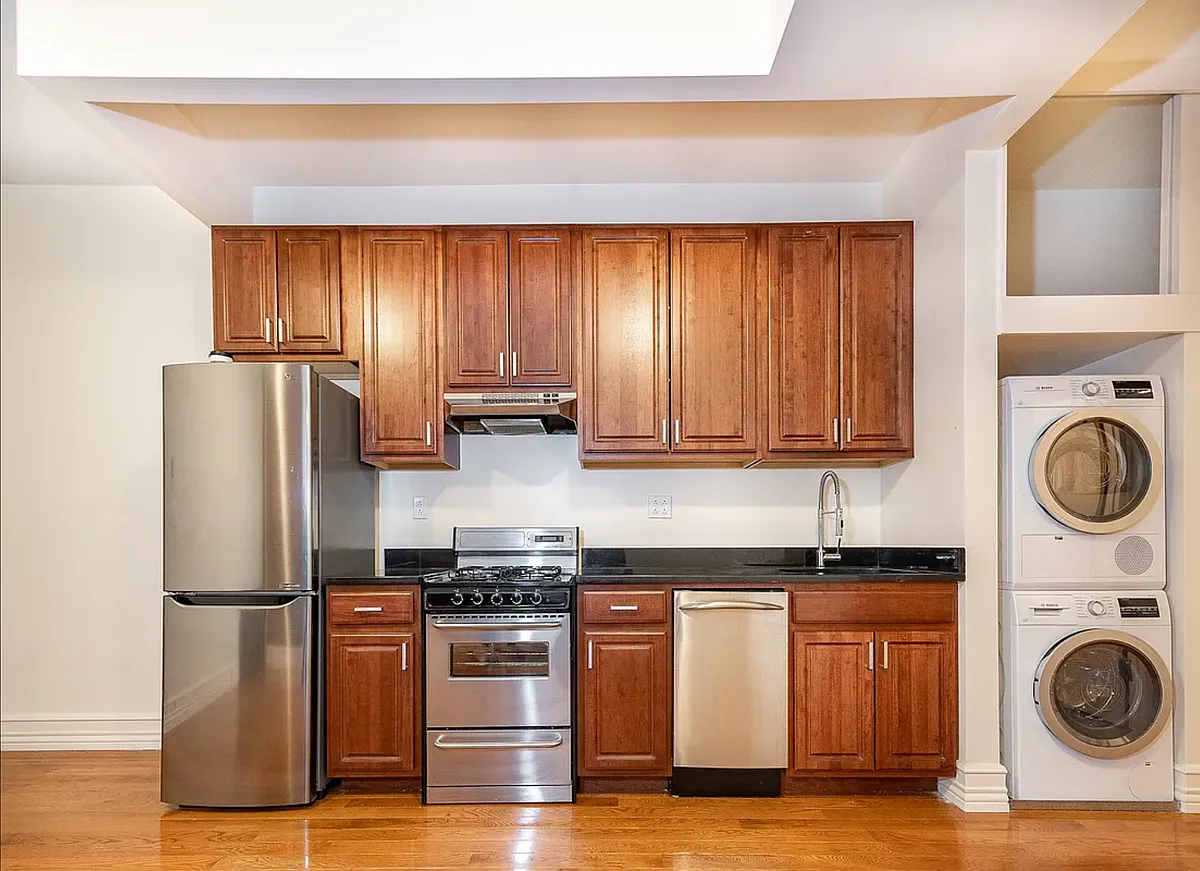 Building Photo - 103 W 77th St #4B