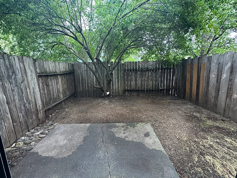 105 S Shasta Ave #2 — Photo 2