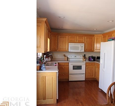5th image of 325 Ash Wood Ln