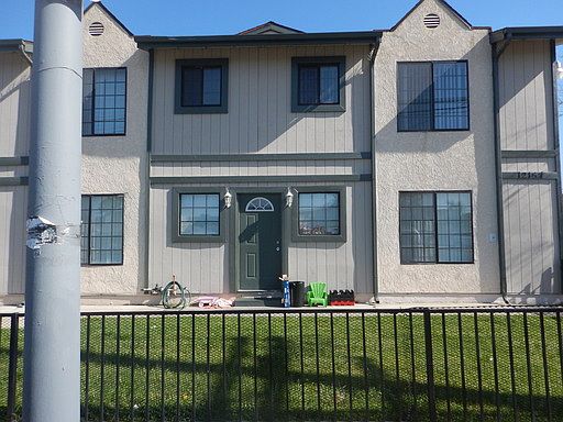 1st image of 12155 Vanowen St