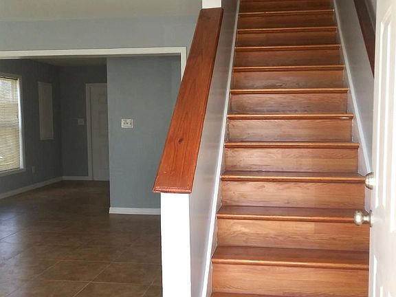 4th image of 267 Leawood Cir