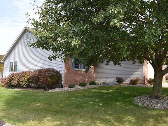 3rd image of 96 Red Oak Ct