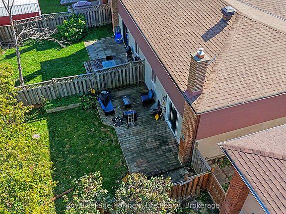 3rd image of 25 Oakdale Rd