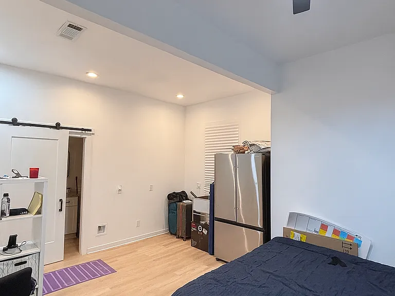 808 Center St — Photo 9
