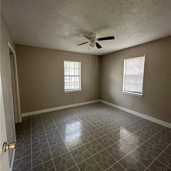 126 N Pine St — Photo 6