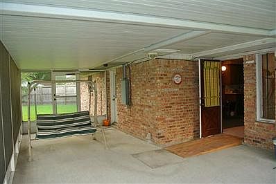 4th image of 2619 Meadow Ln