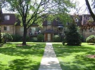 515 Dempster St #GN, Mount Prospect, IL 60056