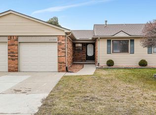 13633 Villa Pointe Dr, Warren, MI 48088