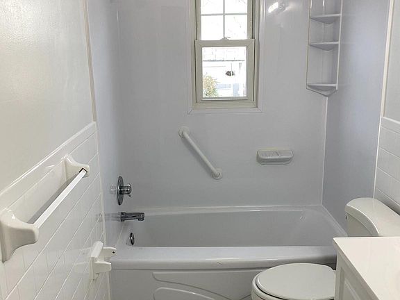 5th image of 2110 S Lincoln St
