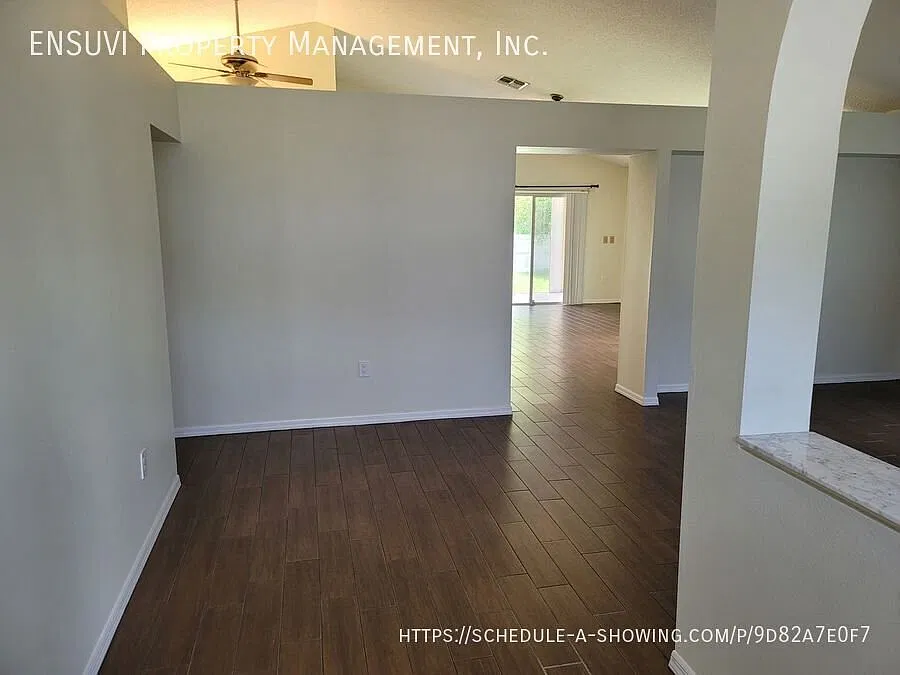 Beautiful 3/2 Home in New Port Richey — Photo 3