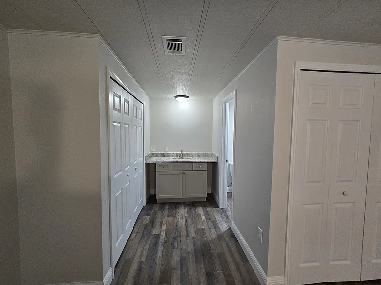 2875 Bay Ave — Photo 9