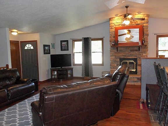 3rd image of 6574 Shewmon Dr