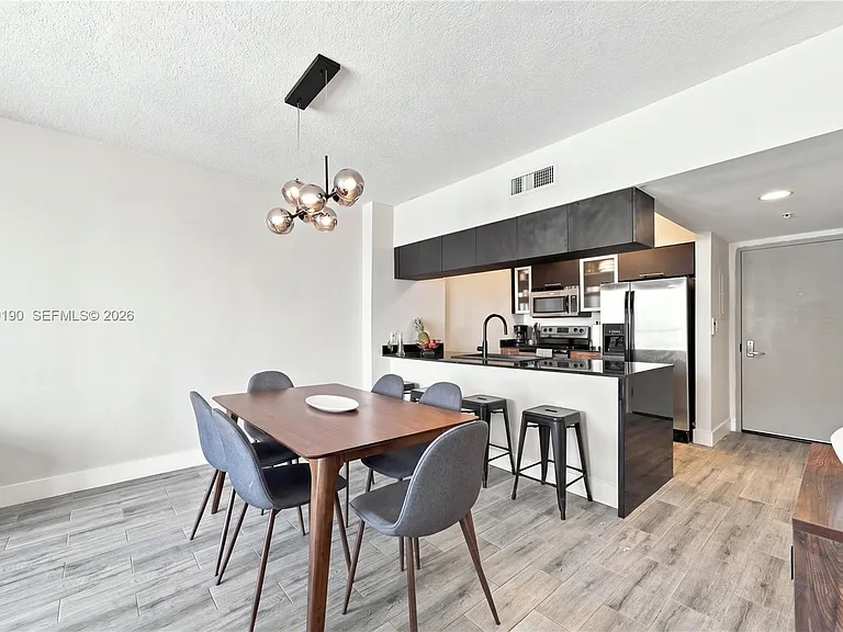 1750 N Bayshore Dr #1912 — Photo 2