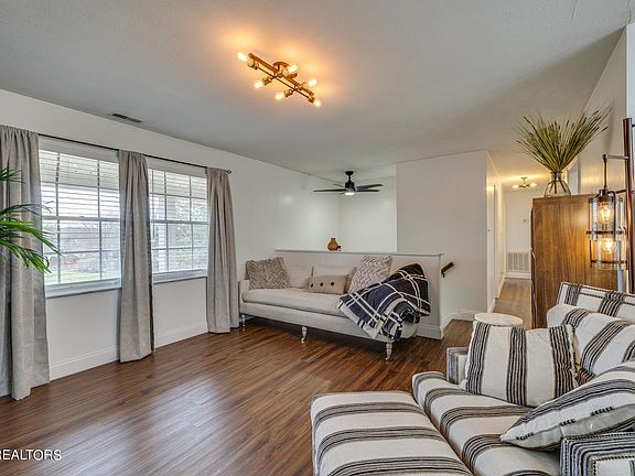 4th image of 7902 Wiebelo Dr