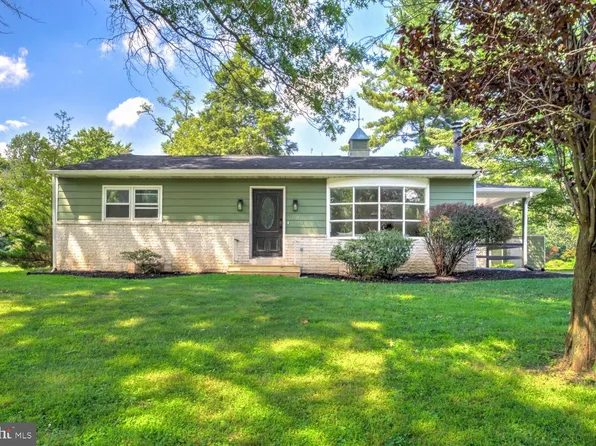 605 Sycamore Dr, Columbia, PA 17512