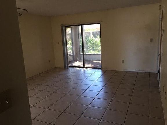Spacious Great Room with Ceiling Fan