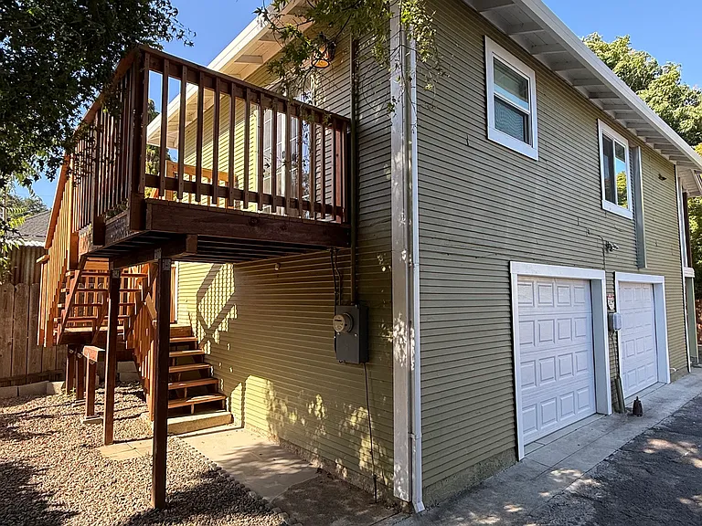 730 4th St — Photo 3