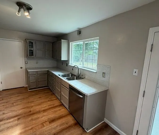815 Cedar Oaks Ln — Photo 27