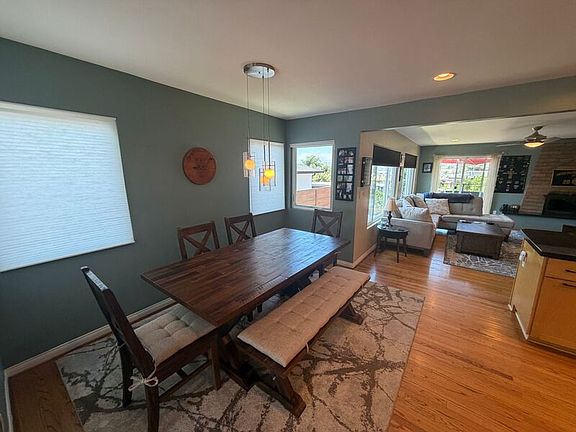 3rd image of 3628 Lloyd Pl
