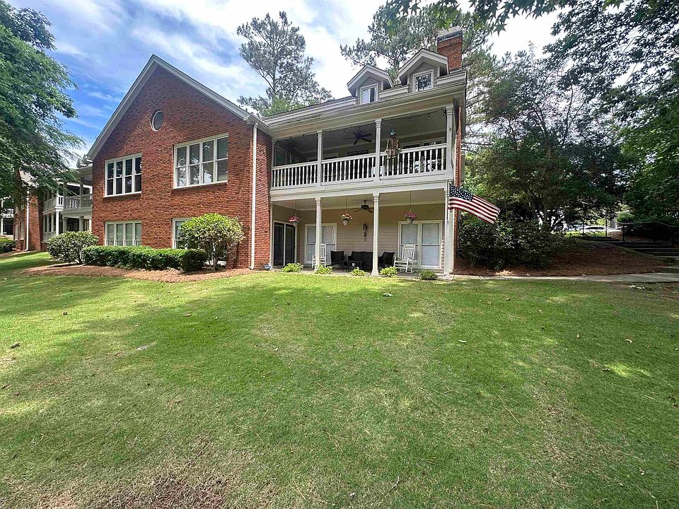 1st image of 1073B Clubhouse Ln