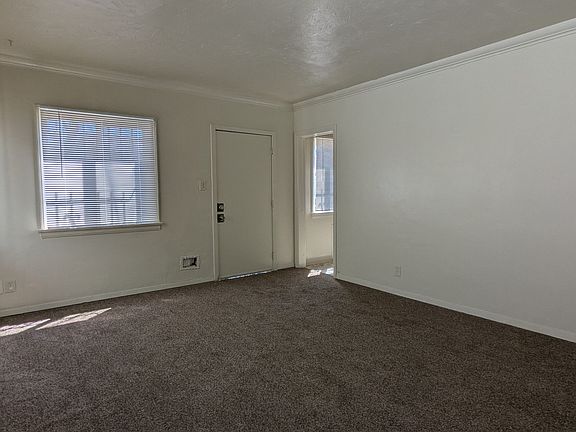 3rd image of 1009 E Hyde Park Blvd #1/2