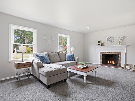 2nd image of 213 Ward Dr