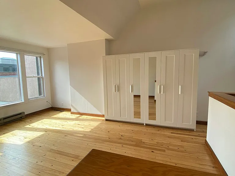 215 2nd Ave S #405 — Photo 7