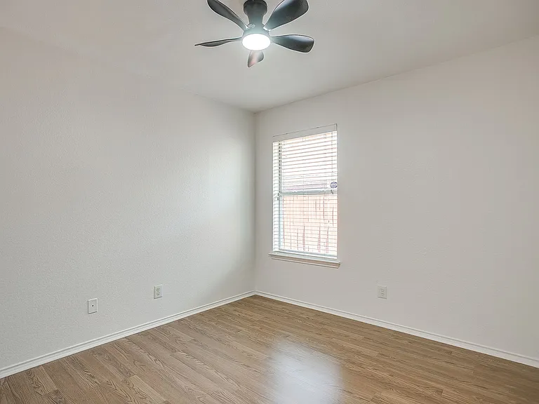 5323 Northridge Blvd — Photo 37