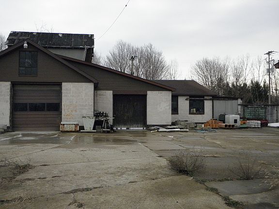 2nd image of 100 Richardson Dr