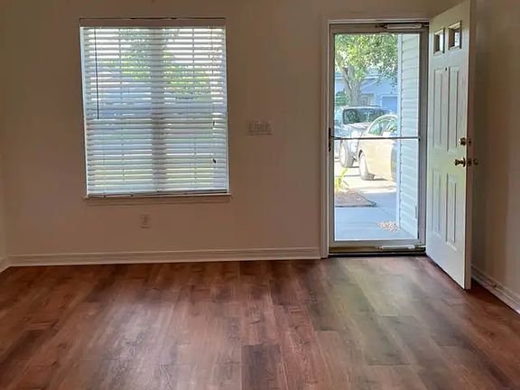 3rd image of 41 Park Pl #41