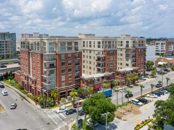 150 Bee St APT 318, Charleston, SC 29401