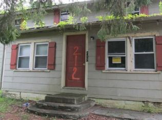 212 Sellersville Dr, East Stroudsburg, PA 18302