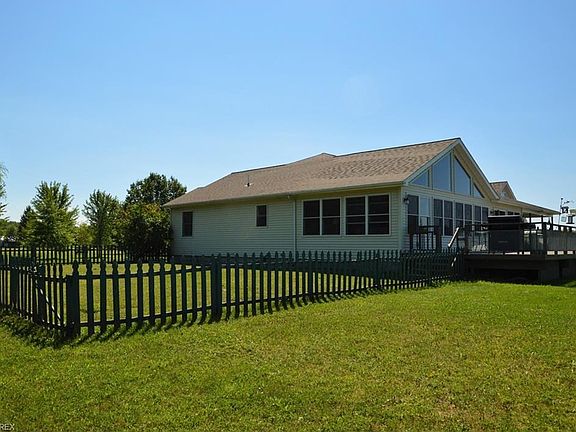 3rd image of 1401 Footville Richmond Rd E