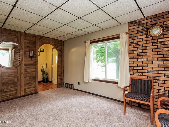 4th image of 2651 Cornelia Ave NW