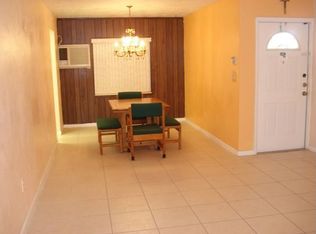 40 NE 215th St, Miami Gardens, FL 33179