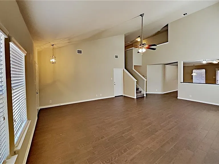 200 Adriana Ln — Photo 6