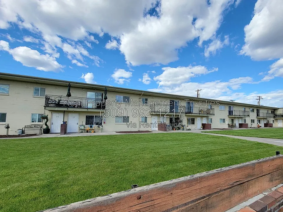 1817 W Cartmell St #107