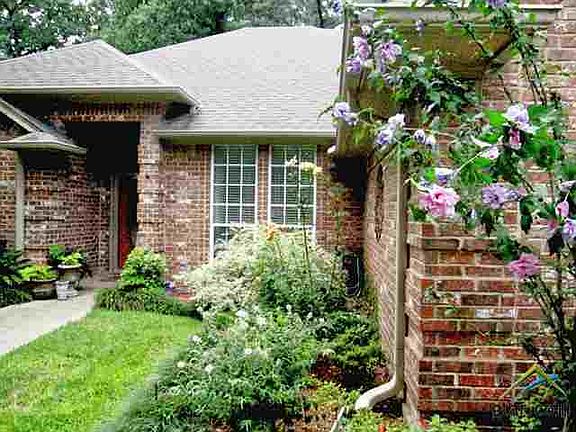 2nd image of 3306 Oak Village Dr